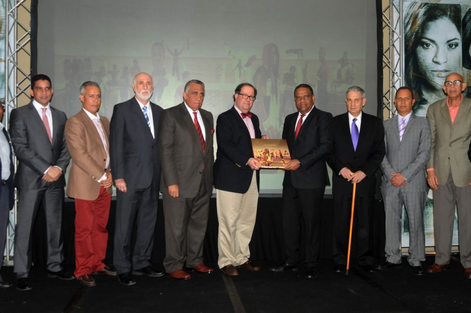 FELIPE VICINI PONE EN CIRCULACIÓN LIBRO GLORIAS EN BUSCA DEL ORO